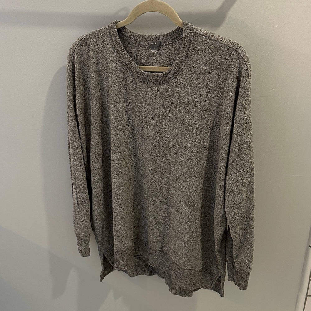 Aerie Women's Gray Crew Neck Sweater